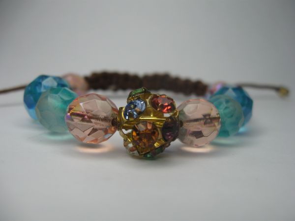 Pulseira marrom com cristal e Bola Cravejada